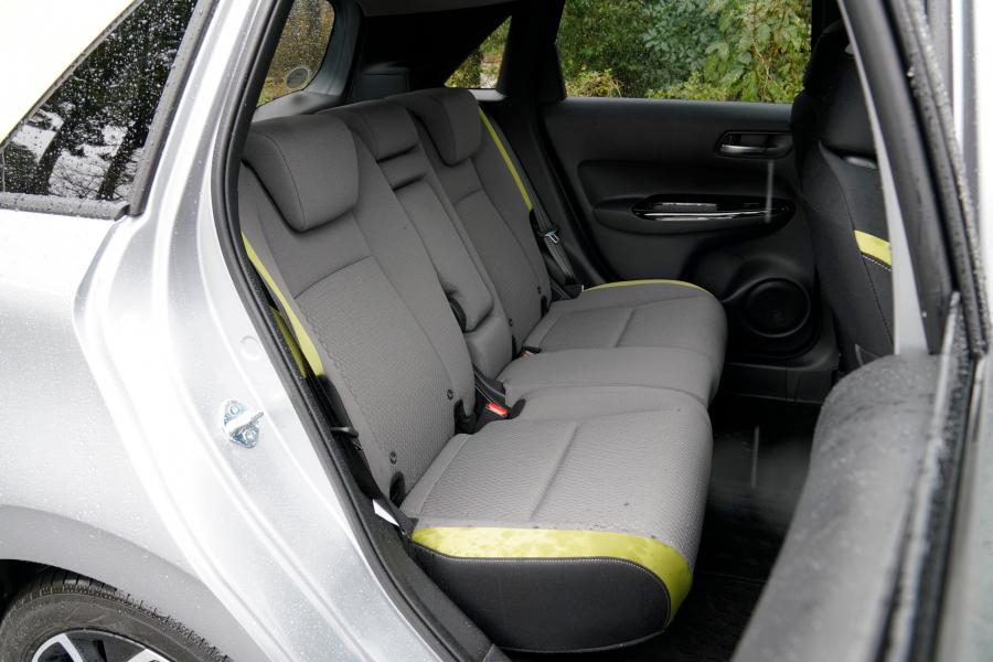 Интерьер Honda Fit e:HEV Ness 2020 года  (JP) (фото 10 из 18)